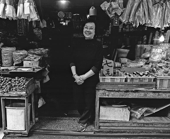 Wing Woo Grocery 永和雜貨 (Mrs. Kwun / Shop Owner)